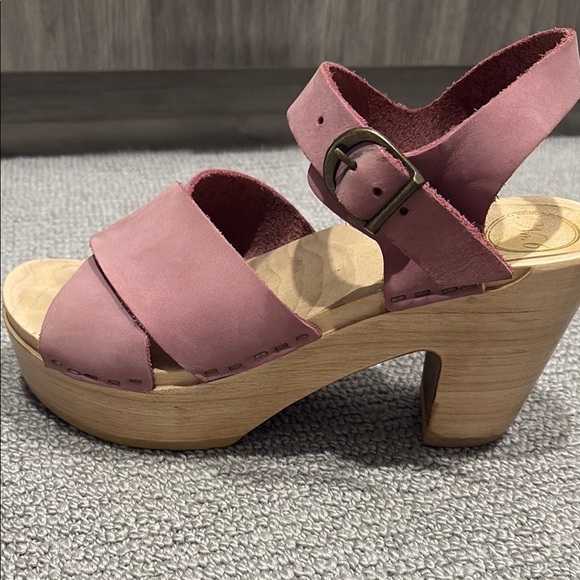 No. 6 Coco Clog in Lavender Nubuck with Wooden Heel | size 38 - Picture 2 of 8